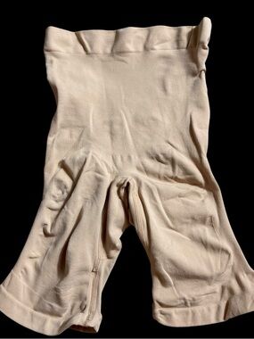 SKIMS Sculpting Shapewear Shorts L/XL Nude High Waist Tummy Control